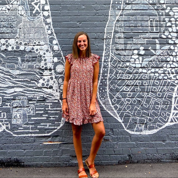 Meet your Posher, Amy - Picture 1 of 1